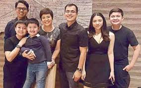 Watch the latest video from isko moreno (@iskomorenodomagoso). Bio Of Isko Moreno S Wife Diana Lynn Ditan The Mother Of Five Kids