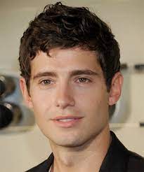 Julian Morris Short Wavy Brunette Hairstyle Wavy Hair Men Curly Hair Men Mens Hairstyles Short