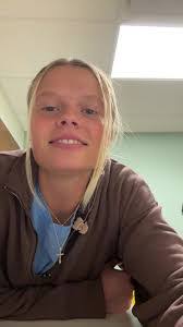 Ella Morrow's Instagram, Twitter & Facebook