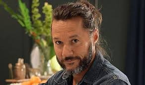 Diego Torrez habla de su disco y expresa que reinventarse debería ser un  hábito| Red Uno de Bolivia