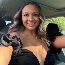 Kayla Johnson's Instagram, Twitter & Facebook