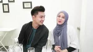 Penyanyi dan pelakon alvin chong tidak kisah sekiranya adegan peluk bersama emma maembong dikecam netizen sejurus muzik video tak terganti dilancarkan. Alvin Chong X Emma Maembong Sweet Moments Awak Suka Saya Tak Youtube