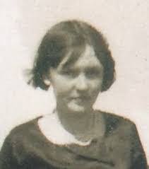 Edna Summerlin's Instagram, Twitter & Facebook