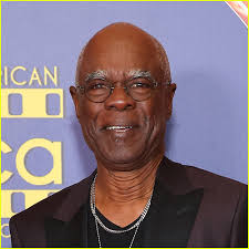 The Neighborhood' Cast