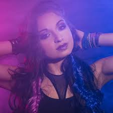 Stream Producer // Mix Engineer // Singer-Songwriter