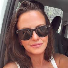 Who are local artists in Clayton, NC that can create murals?