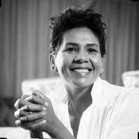 Glenda Victor's Instagram, Twitter & Facebook