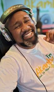 Sir Mwenge, "Mundu aile utethwa ila wi thayu ti kwiyosea nguma uyumbania  ilovia sya kutwaisya mathiko ma aini ila makwa" Dj Biado, " Ndethetye aini  aingi muno kwa kumakwata mbau ila malika