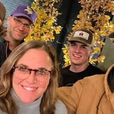 Debbie Harrod's Instagram, Twitter & Facebook