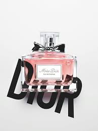Christian Dior Miss Dior Brume Soyeuse Pour Le Corps Miss Dior Edp El Perfume De Dior Que Te Hara Creer En El Amoreau De Beauxconoce Sobre Los Ultimos Lanzamientos En Fragancias Y Los Mejores Perfumes Para Hombre Perfume Mejor Perfume