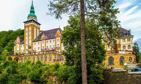 Add meg a dátumokat, hogy pontos árakat adhassunk! Hazank Egyik Legszebb Negycsillagos Kastelyszallodaja A Lillafuredi Hunguest Hotel Palota