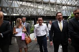 Fue candidato del partido revolucionario institucional a jefe de gobierno de la ciudad de méxico en 2018. Increpan A Arriola En Canacintra