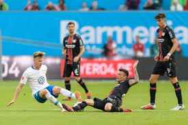 Being the best midfielders in the bundesliga with a good sense of tactics, impressive stamina, and intelligent playmaking, marking and passing abilities. Leverkusen Still Confident Charles Aranguiz Will Sign A New Deal Amid Bayern Links