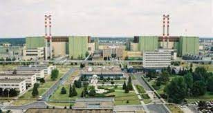 Több mint kétezerötszáz munkavállalójának és a társaság beszállítóinak figyelembe vételével, azok családtagjaival együttesen, tízezres nagyságrendű azon emberek száma, akiknek hosszú távú. Mvm Paksi Atomeromu Zrt Alternativ Energia