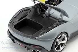 Now we see and hear them in action in a new video. Ferrari Monza Sp1 Baujahr 2019 Grau Metallic Gelb 18 16013 Ean 4893993160136