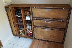 ２年半前にdiyした下駄箱 その時の用途や周囲の雰囲気に合わせて 扉をリメイクしてきました 扉をリメイクするだけで 下駄箱全体のテイストがガラリと変わるものです 今回は これまでの下駄箱３変化をまとめてみました 39 w 39 ホームdiy リビング 収納