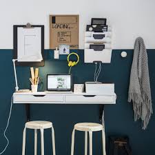 14 Inspirations A Suivre Pour Un Coin Bureau Stimulant Marie Claire Coin Bureau Bureau Mural Ikea Bureau Mural