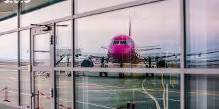 Wizz air sibiu sbz airport departures allow to check status of wizz air flight departure from sibiu airport the information about flight delay status, schedule, terminal and gate. Wizz Air Redeschide 27 De Rute Aeriene Operate Din Romania