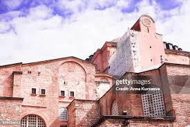 Image result for tbn:AWzYY9q209rRYM::rho0ofa.jeeran.com/24947_ABEER__ROSE.jpg