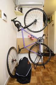 自転車ルーム拝見 アイデアいっぱいの快適空間で暮らすイケメンメッセンジャーの正体を潜入レポート 自転車 自転車メッセンジャー ミュージアム