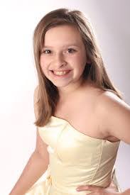 Alissa Jones's Instagram, Twitter & Facebook