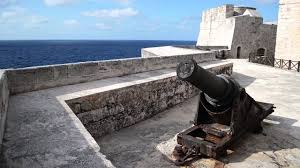 Площадь святого франциска и малая базилика франциска ассизского. Castillo De Los Tres Reyes Del Morro En Habana Castles In Havana Cuba Youtube