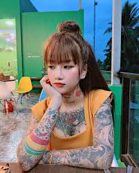 Ngoài sở hữu bộ sưu tập hình xăm cá tính, cô nàng còn sở hữu thân hình chữ s cùng phong cách ăn mặc cực ɴԍầu. Co Gai Xinh Ä'áº¹p An Giang 19 Tuá»•i Ká»ƒ Chuyá»‡n XÄƒm Hinh Kin Ngá»±c 2sao