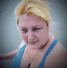 Victoria George, who was an alternate juror in Karen Read's first trial is  now part of Read's defense team. #CourtTV What do YOU think? ⚖️  https://trib.al/JtDVfNz