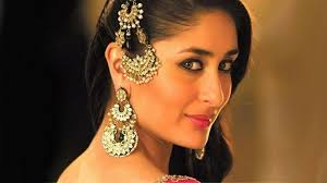 India Para Penggemar Film Bollywood Pasti Mengenal Sosok Kareena Kapoor Ya Aktris Papan Atas Itu Memang Serin Kareena Kapoor Aktris Bollywood Film Bollywood