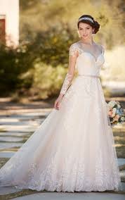 Diy hochzeit hochzeitstag ideen für die hochzeit hochzeitskleid mit ärmel strand hochzeit kleid brautkleid schlicht brautkleid. A Linie Brautkleid Mit Organza Rock Essense Of Australia