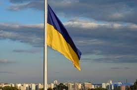 В москве в небо запустили флаг украины. V Kieve Podnyali Samyj Bolshoj Gosudarstvennyj Flag Ukrainy