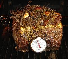 Die fleischstücke salzen und pfeffern und bei 180 grad im backofen 15 minuten backen. Menu Teil 2 Langsam Gebratene Hohe Rippe Mit Beilagen Chili Und Ciabatta