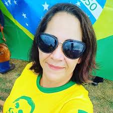 QUERIDOS DO BRASIL, ESCREVO DE UM LUGAR LONGE DE CASA