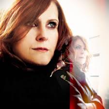 Alison Moyer's Instagram, Twitter & Facebook