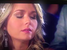 That was very funny.The way she was testing the surface of the  table.👍😃😃😃