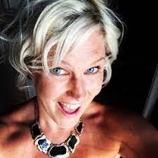 Sheena Little's Instagram, Twitter & Facebook