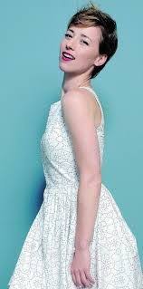 A soft wave at the top area creates texture and also quantity. 18 Best Karine Vanasse Hair Love I M Obsessed With Her Hair Ideas Karine Vanasse Her Hair Hair