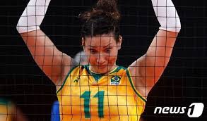 국제 배구 연맹 (fivb) 회원국의 여자 국가대표팀이 대회에 참가한다. Jlr5iivtrahfim