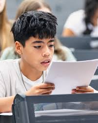 This weekend, dozens of Diman students volunteered for the community's  annual Spring into Wellness Expo at Fonseca Elementary School! Medical  Assisting students hosted their teddy bear clinic to help children give  their