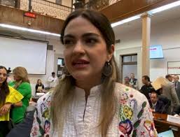 Entregan Constancia de Mayoría a Andrea y Juan Carlos