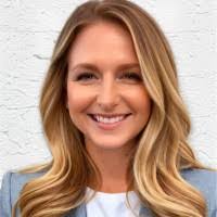 Kristin Mohr's Instagram, Twitter & Facebook