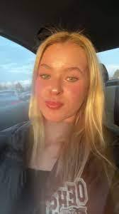 Mallory Hoyt's Instagram, Twitter & Facebook