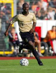 She was left to take care of the kids. Fussball Kuffour Wechselt Zum As Rom Fussball Faz