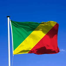 En mars 1961, l'abbé youlou est réélu à la tête de l'état. Drapeau Du Congo Brazzaville