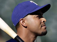 Rangers make one-year qualifying offer to Cruz