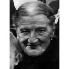 En este 10 de mayo compartimos la galería de las mamás de los últimos  Pontífices: 1. Mildred Agnes Martínez Baquié, madre de León XIV. 2. Regina  María Sívori, madre de Francisco. 3.