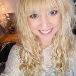 Kimberly Kovar's Instagram, Twitter & Facebook