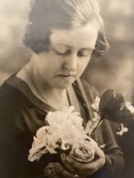 Family photography legacy and 30s portrait painting