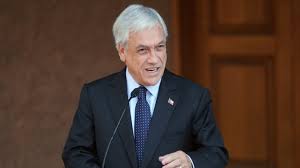 Miguel juan sebastián piñera echenique (spanish: Bachelet Le Entrega La Banda Presidencial A Pinera Por Segunda Vez