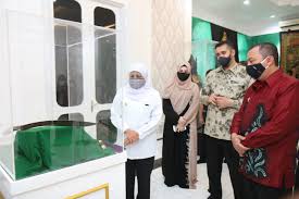 Harga tiket masuk ke museum macan pada mei 2021 ini mengalami peningkatan. Gubernur Jawa Timur Tinjau Peninggalan Nabi Muhammad Saw Di Kota Probolinggo Reportase Indonesia News